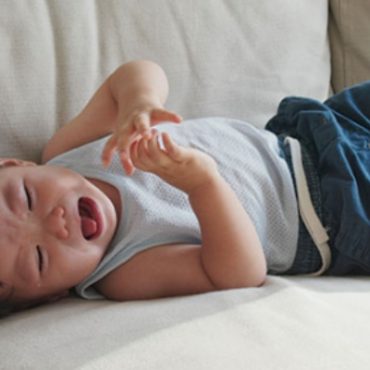 kenapa bayi menangis